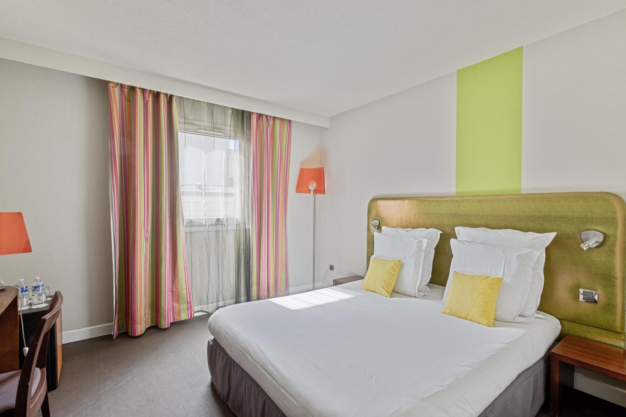Hotel Provence Draguignan Bagian luar foto