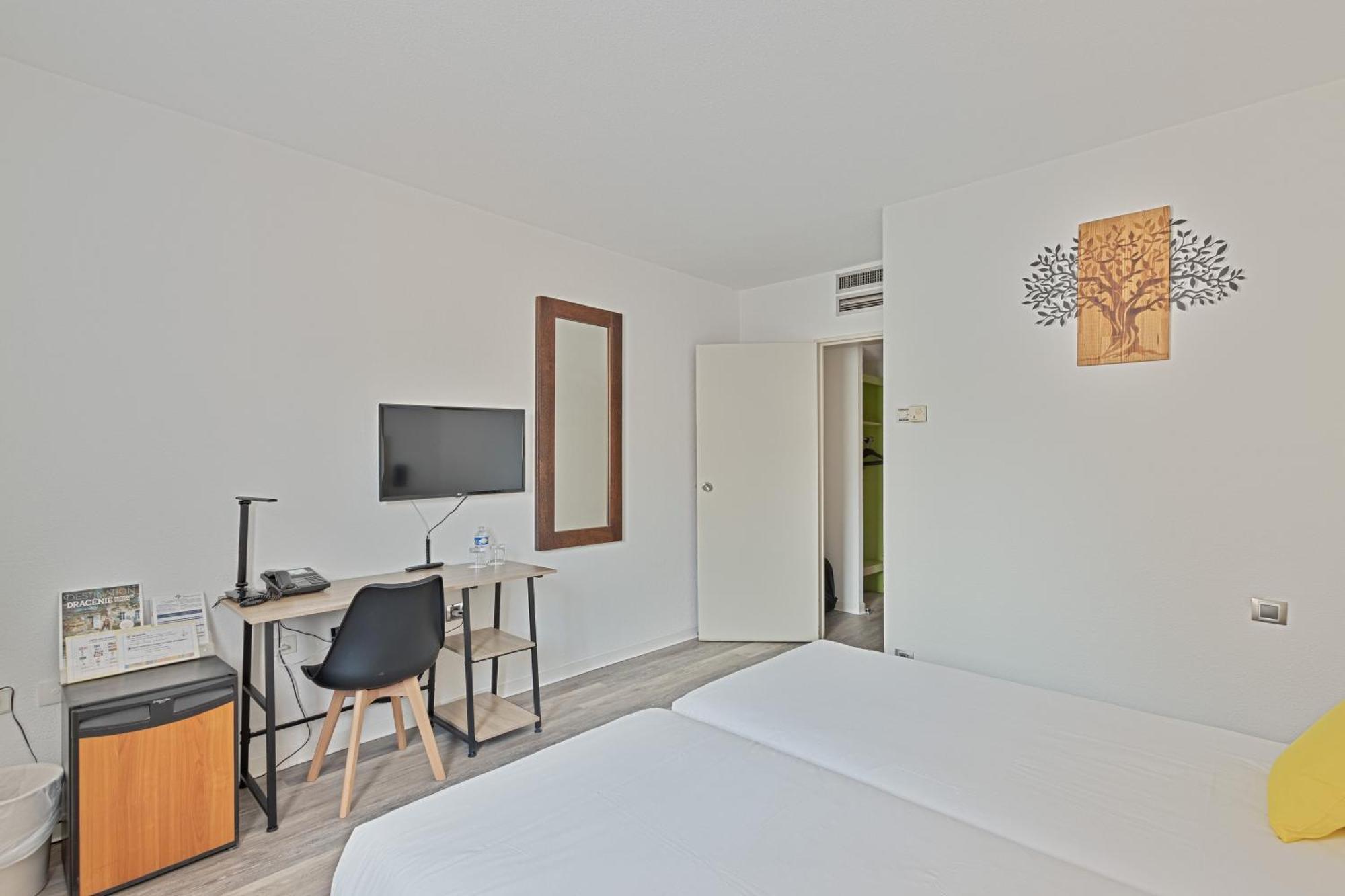 Hotel Provence Draguignan Bagian luar foto