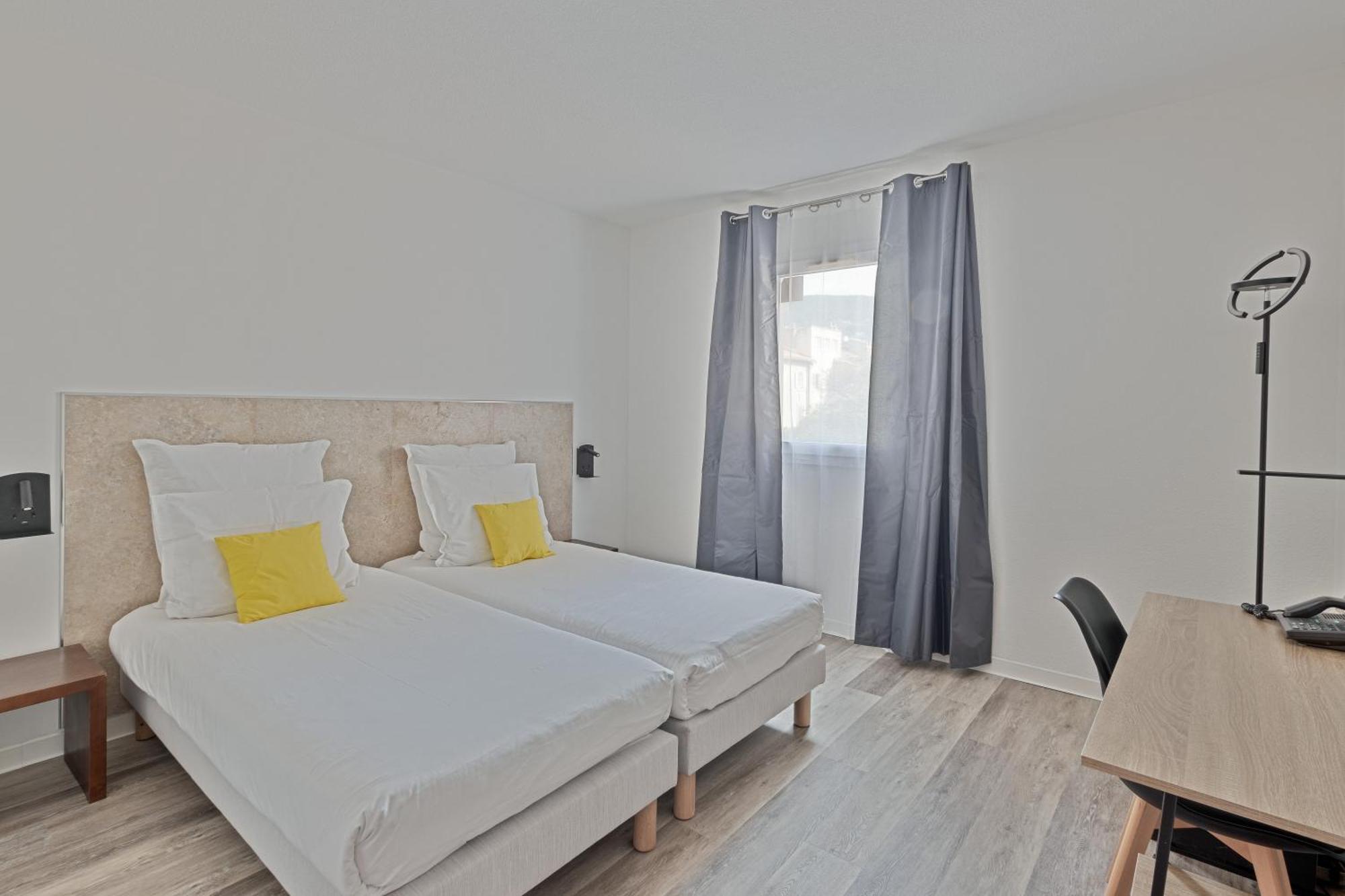 Hotel Provence Draguignan Bagian luar foto