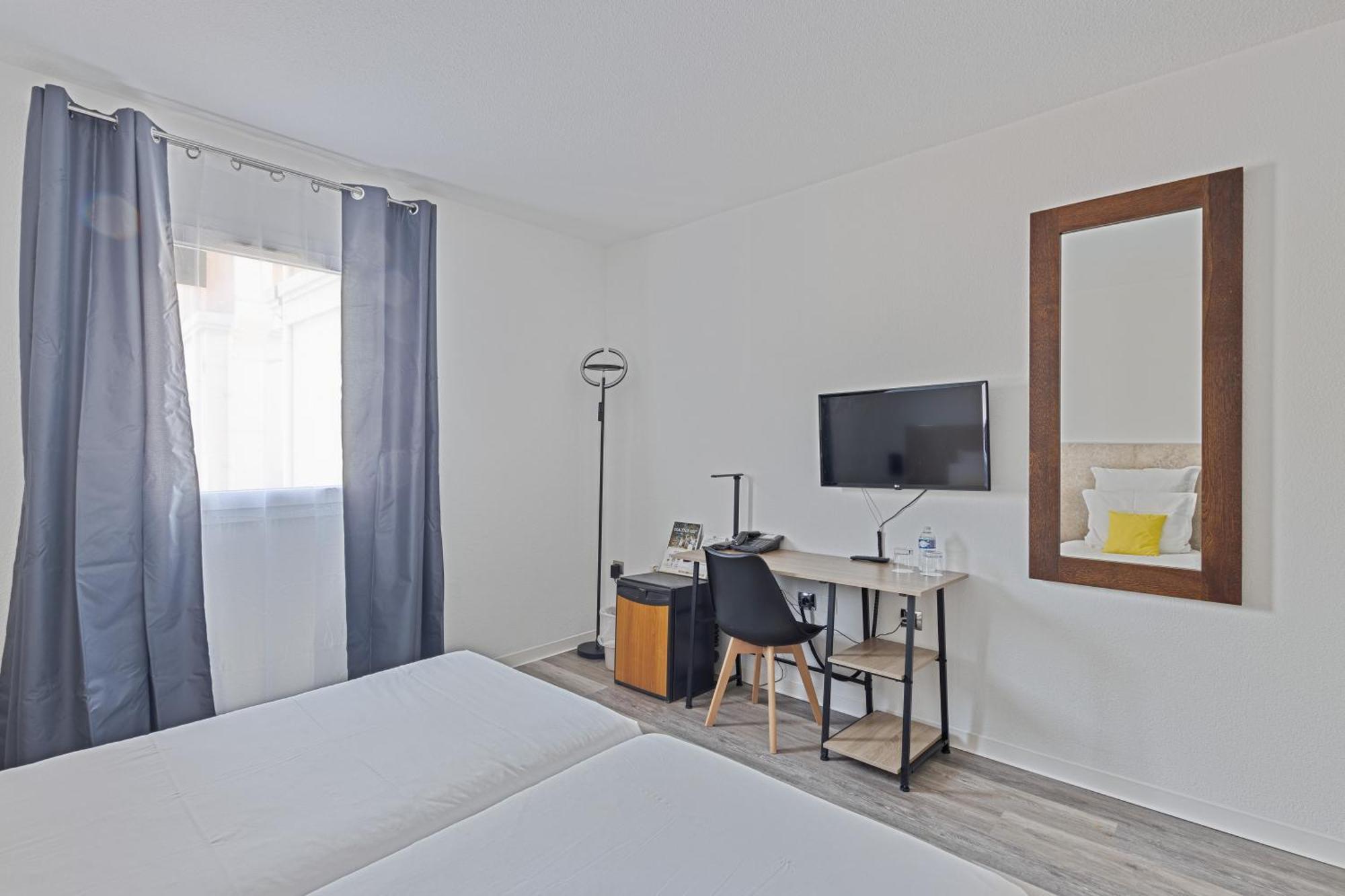 Hotel Provence Draguignan Bagian luar foto